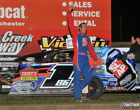 Payne hits paydirt in Featherlite Fall Jamboree opener